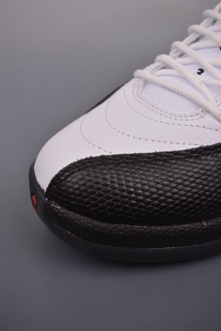 Air Jordan 12 'Black / White' view 6