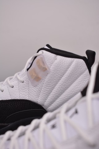 Air Jordan 12 'Black / White' view 8