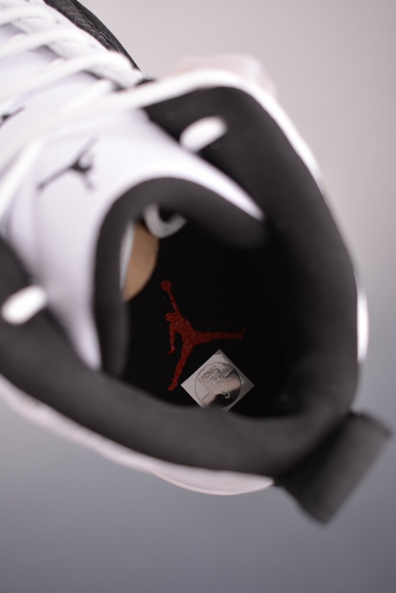 Air Jordan 12 'Black / White' view