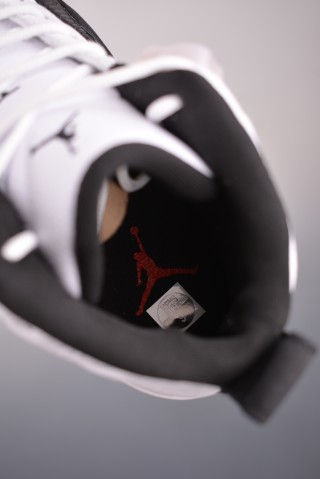 Air Jordan 12 'Black / White' view 9