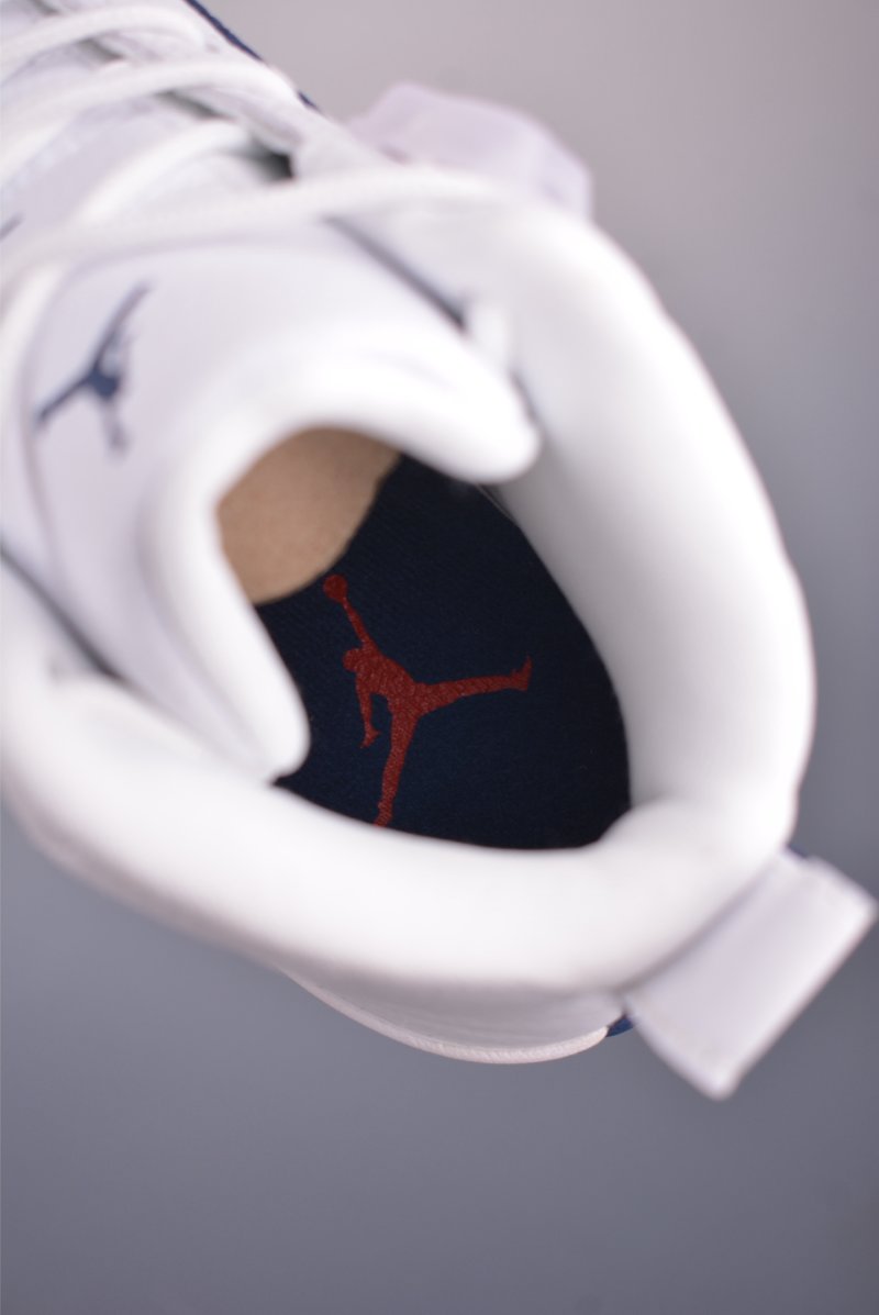 Air Jordan 12 'White / Blue' view