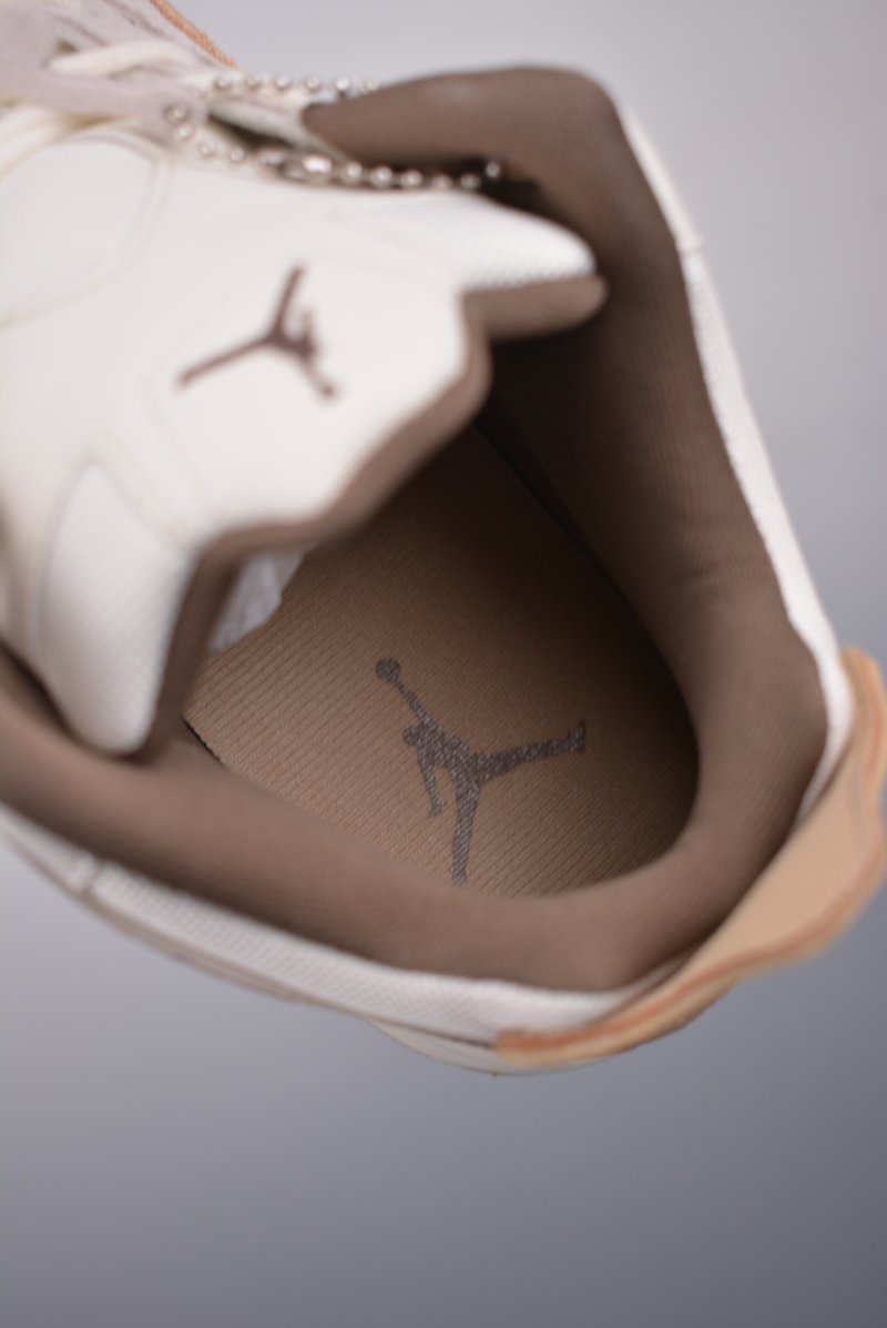 Air Jordan Courtside 23 view