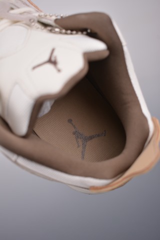 Air Jordan Courtside 23 view 9
