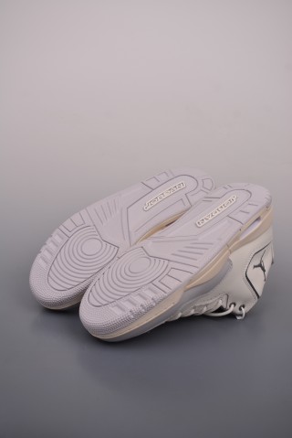 Air Jordan Courtside 23 view 3