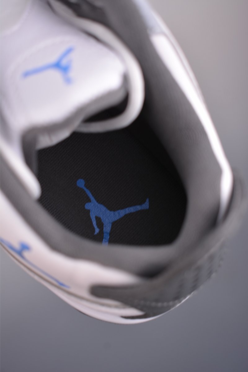 Air Jordan Courtside 23 view