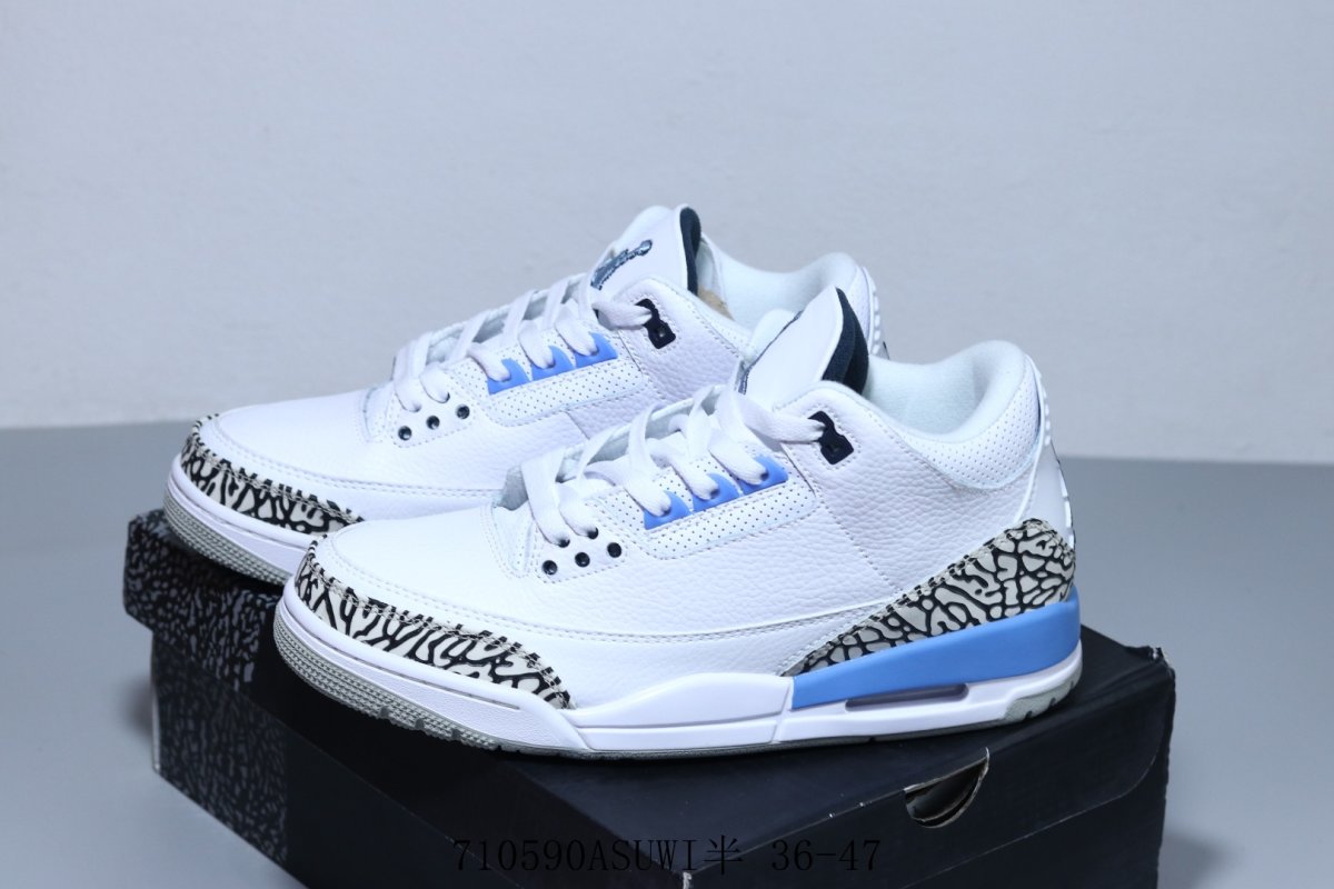 Air Jordan 3 Retro 'Black / Gold' view