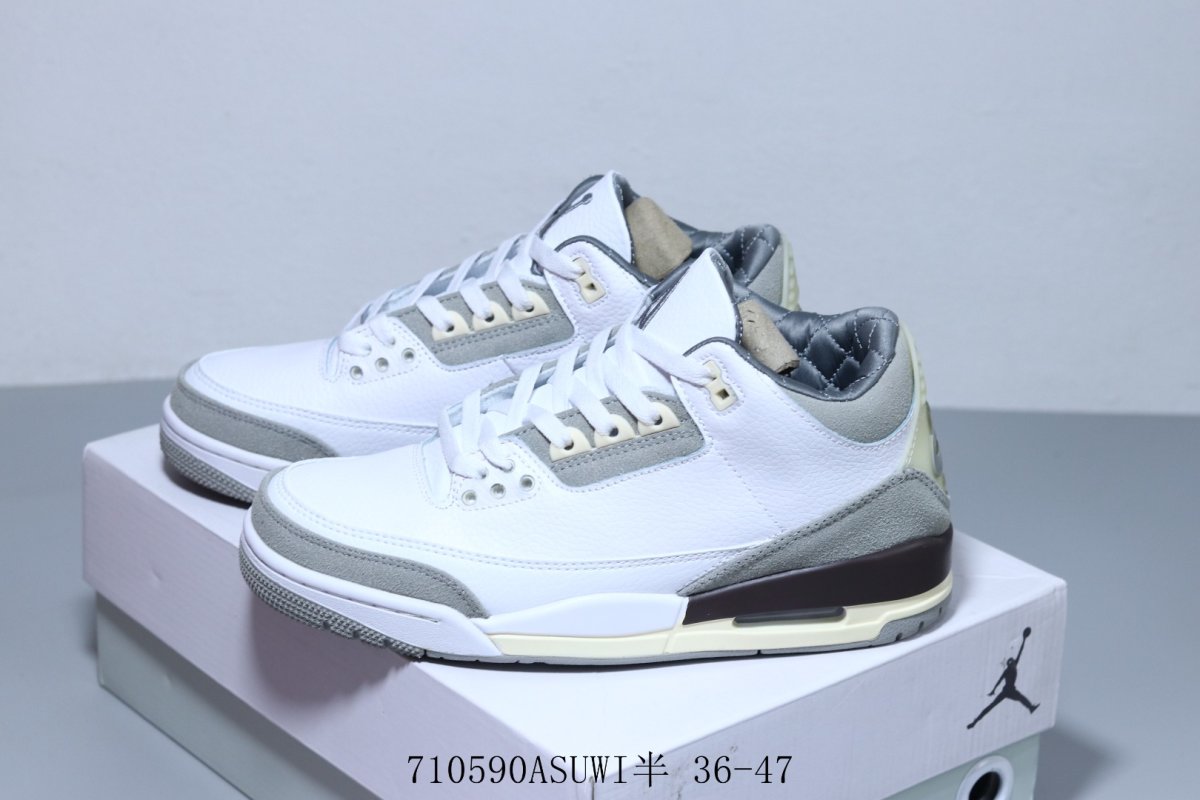 Air Jordan 3 Retro 'Black / Gold' view