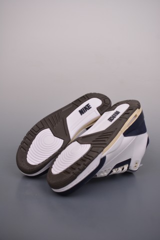 Air Jordan 3 Retro 'University Blue' view 3