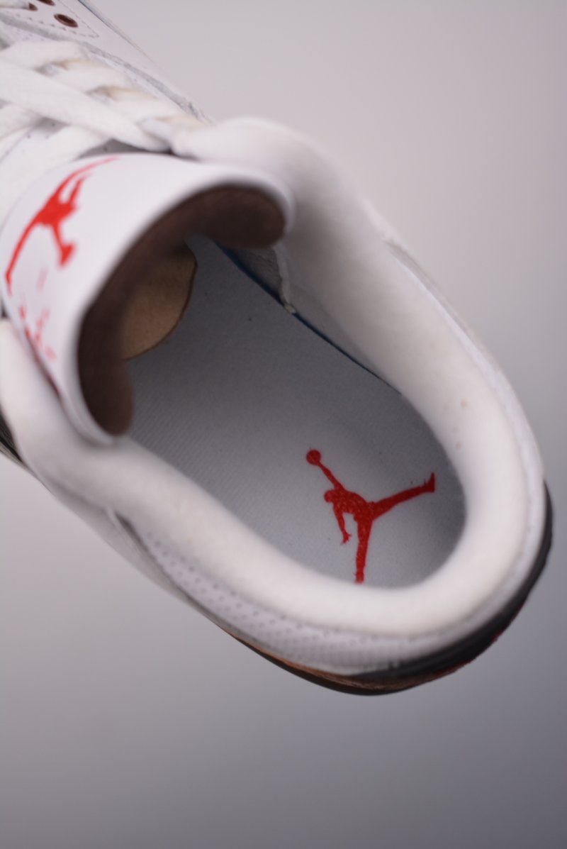 Air Jordan 3 Retro Low view