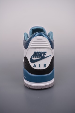 Air Jordan 3 Retro Low 'Navy' view 4