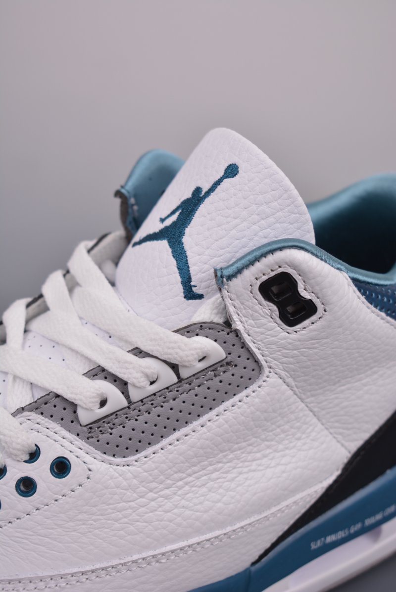Air Jordan 3 Retro Low 'Navy' view