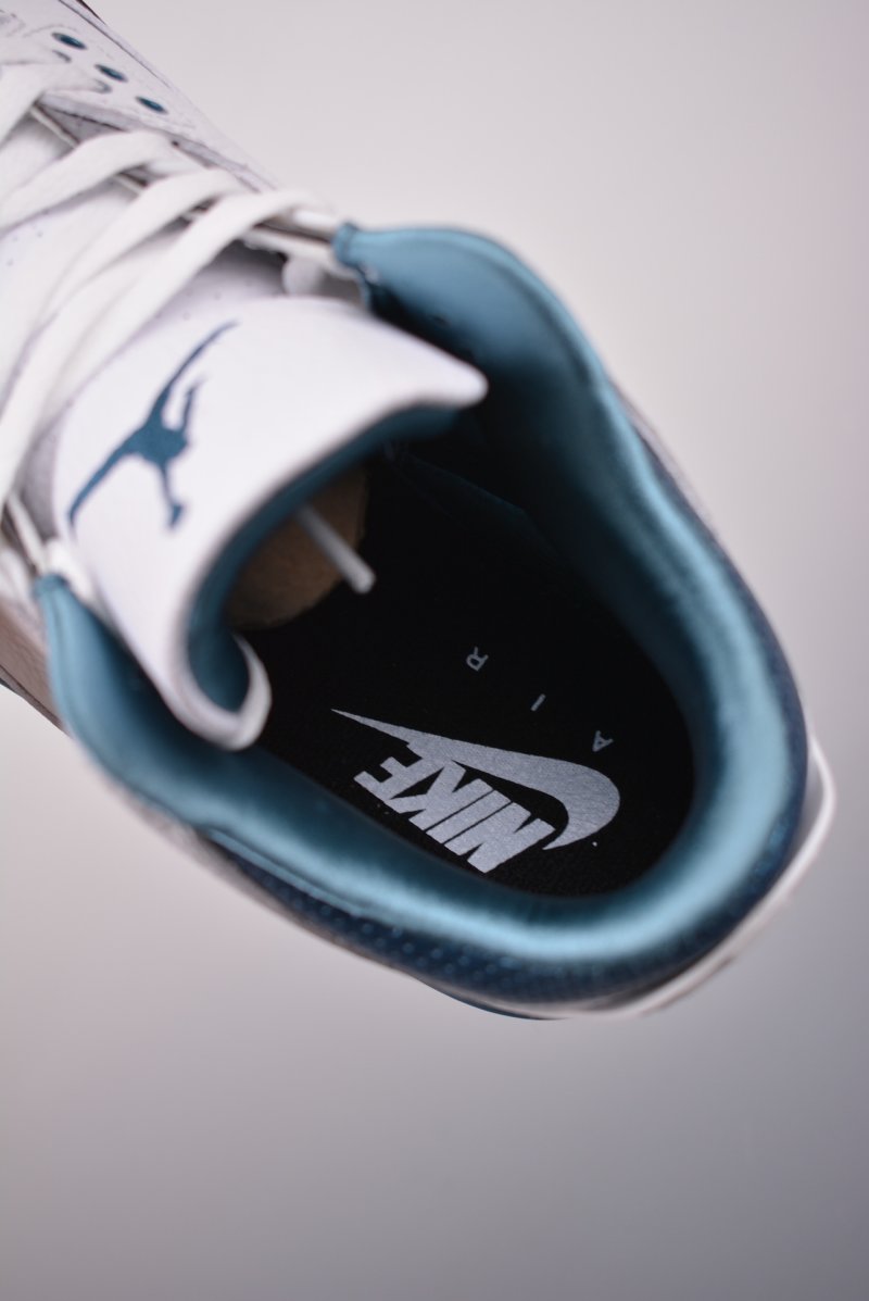 Air Jordan 3 Retro Low 'Navy' view