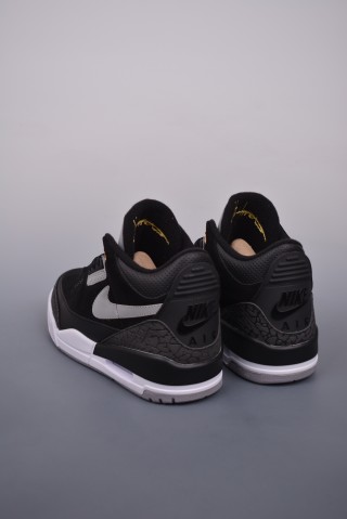 Air Jordan 3 Retro Low view 2