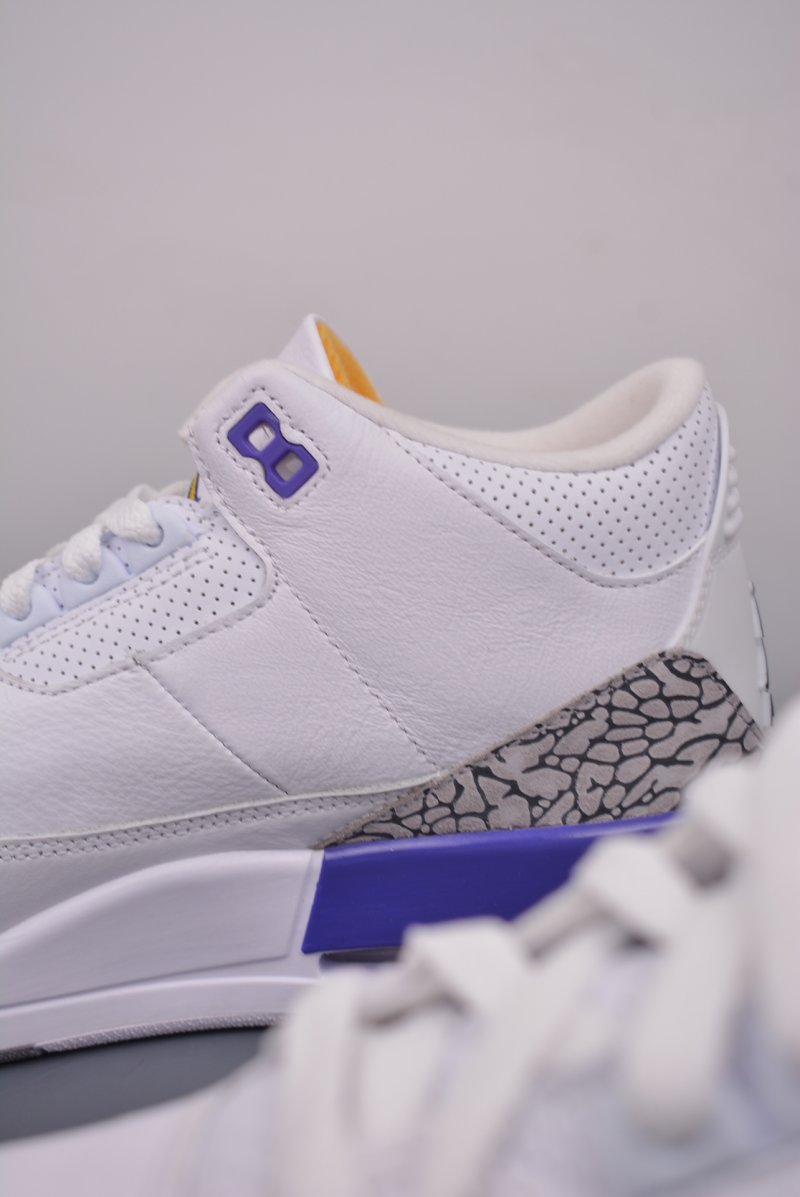 Air Jordan 3 Retro 'Lakers' view