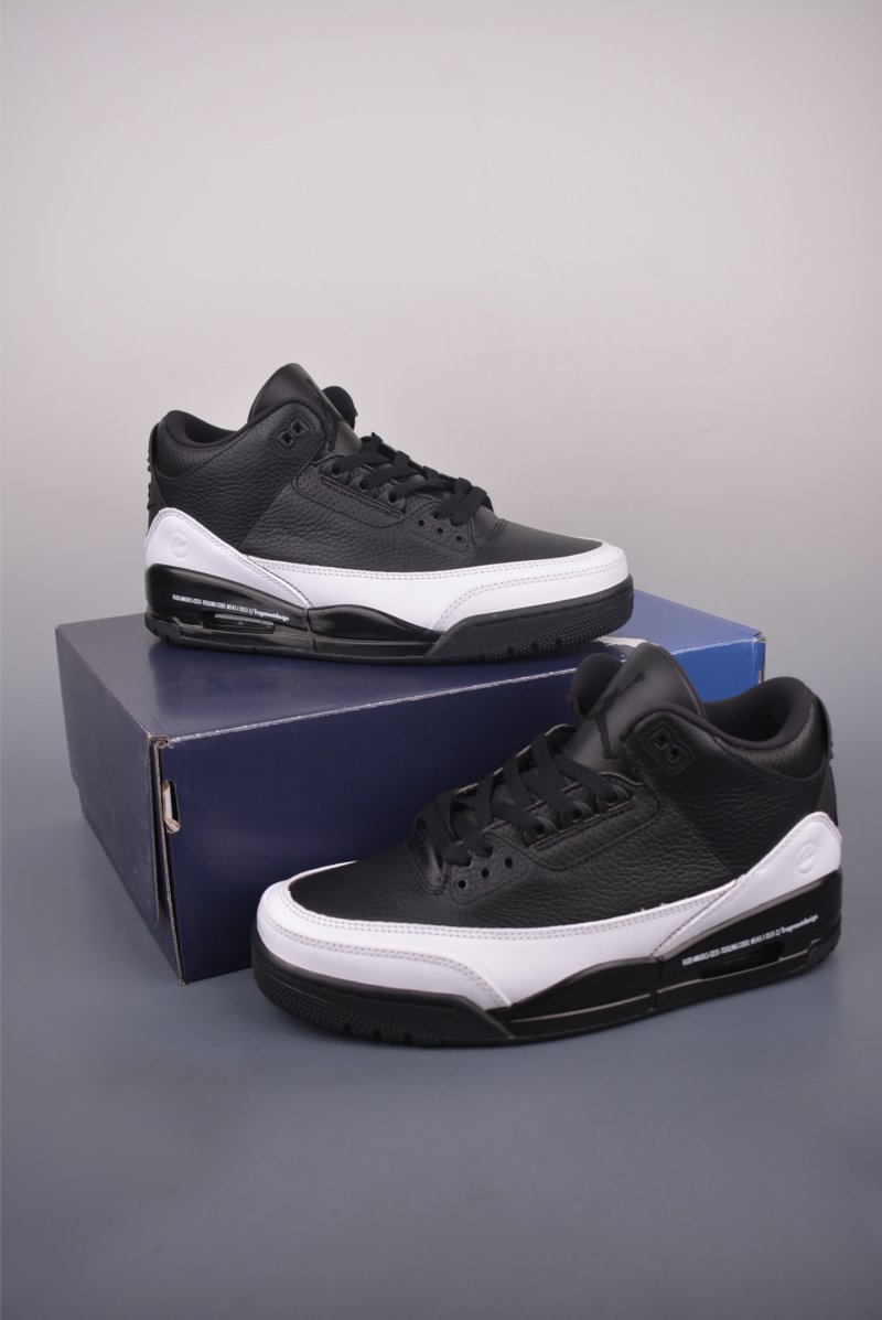 Air Jordan 3 Retro 'Black / White' view