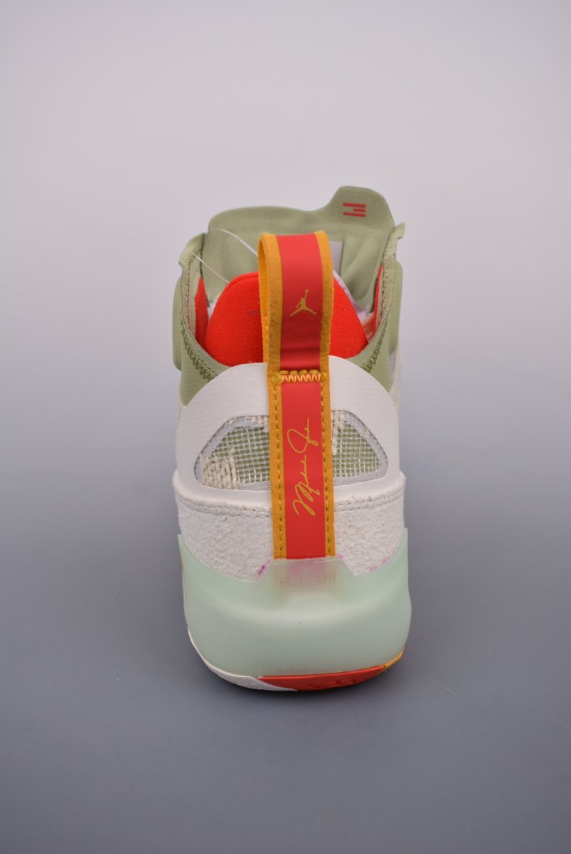 Air Jordan XXXVII PF view