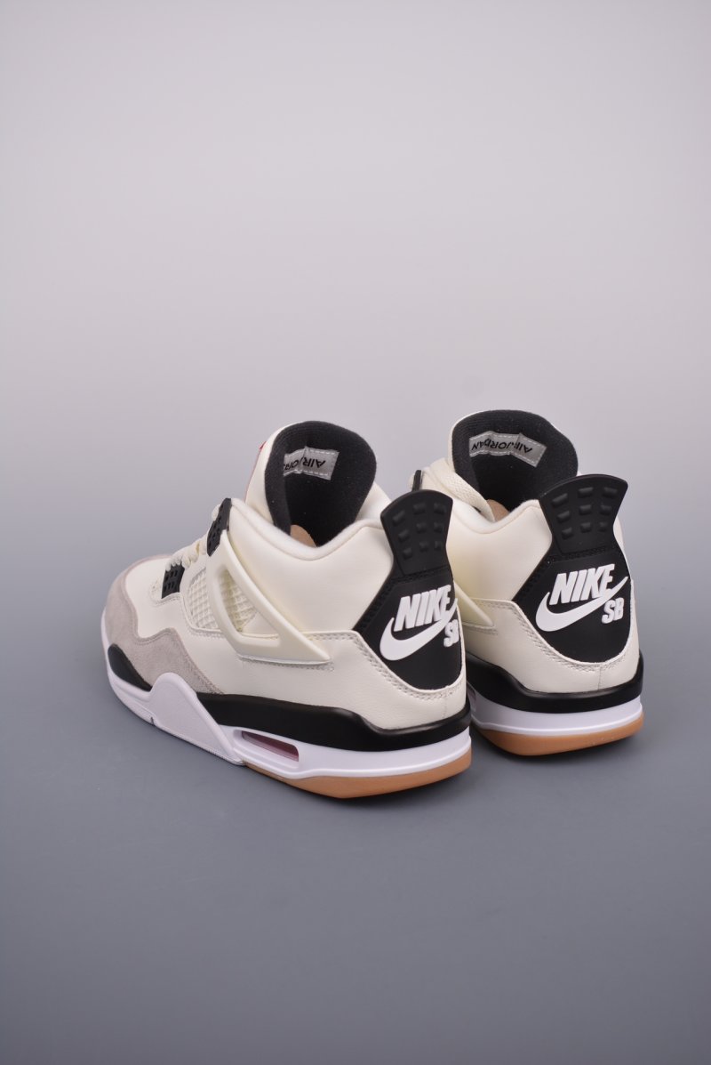 Air Jordan 4 view