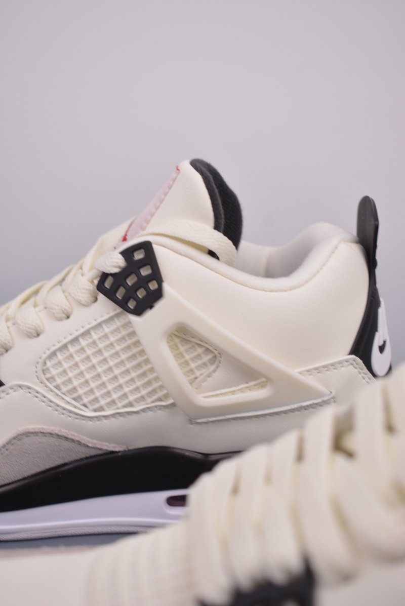 Air Jordan 4 view