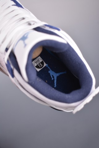 Air Jordan 4 Retro view 9