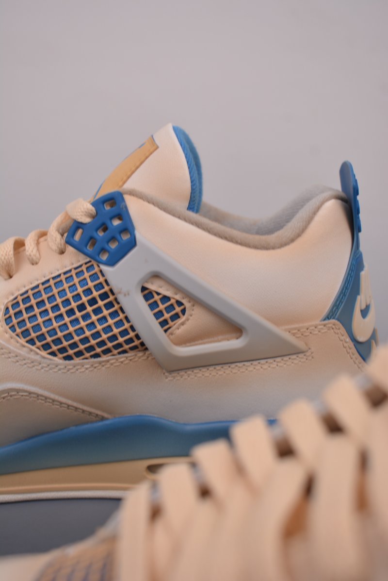 Air Jordan 4 Retro view