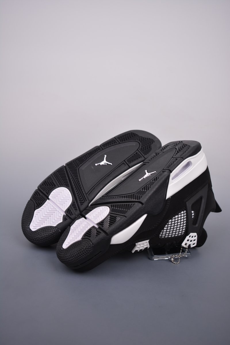 Air Jordan 4 Retro Low view