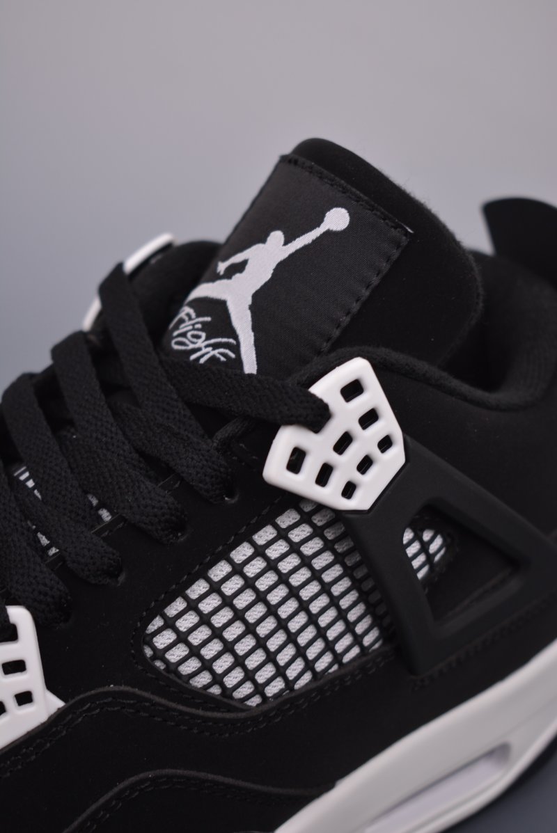 Air Jordan 4 Retro Low view