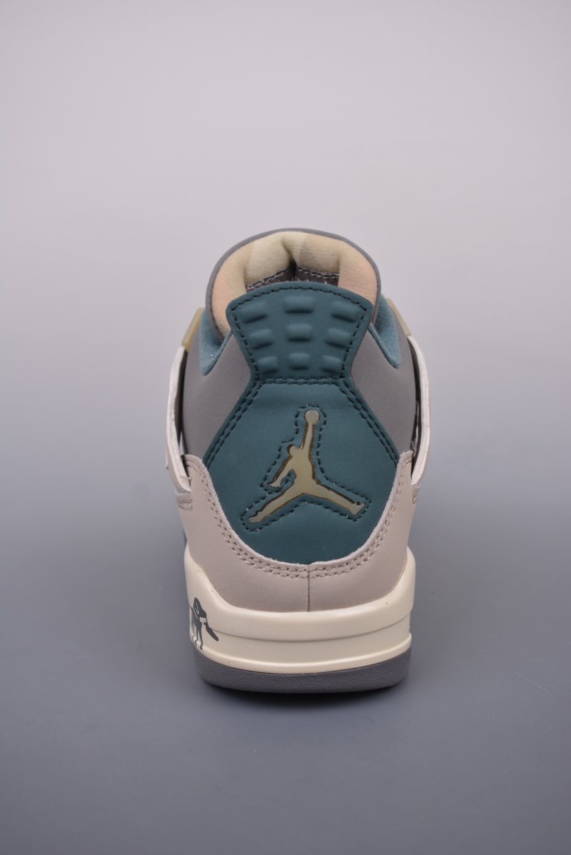 Air Jordan 4 Retro Low view