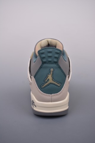Air Jordan 4 Retro Low view 4