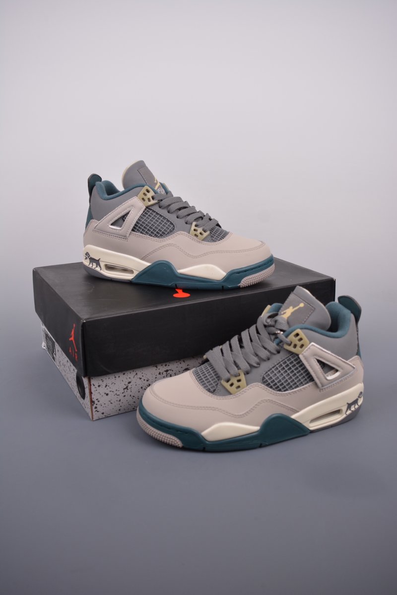 Air Jordan 4 Retro Low view