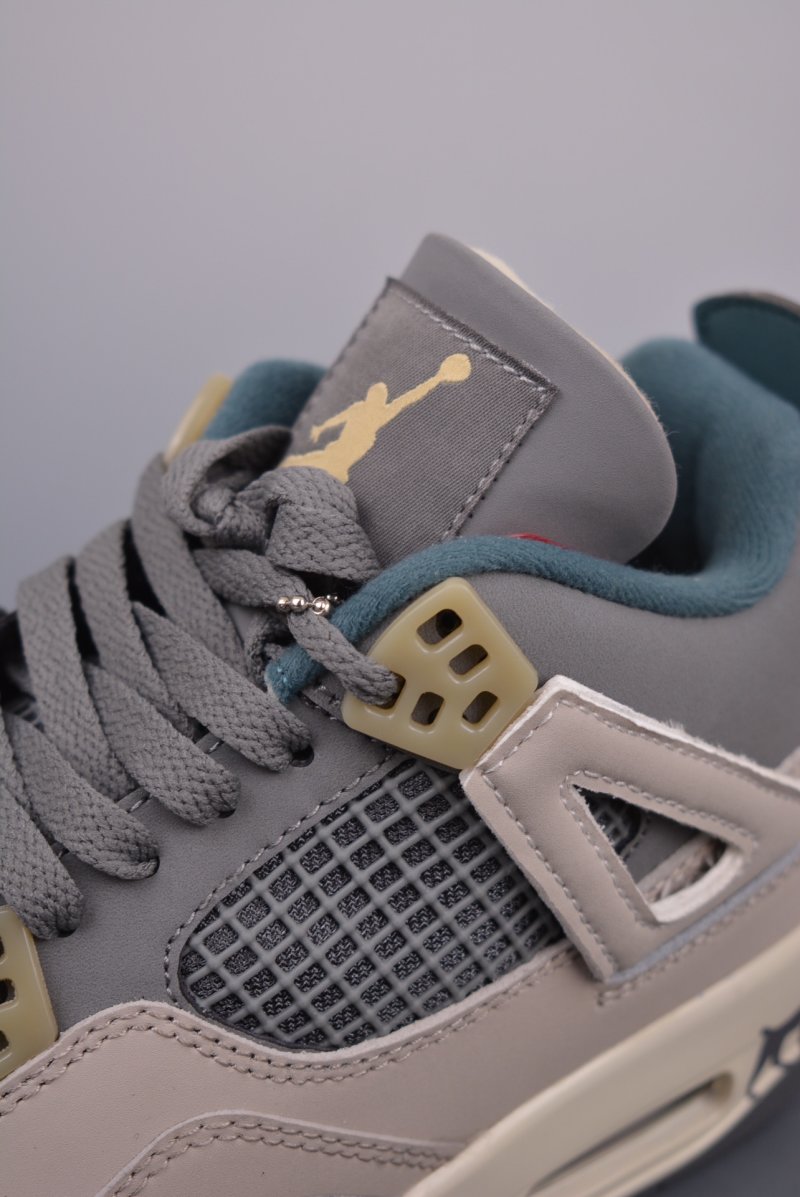 Air Jordan 4 Retro Low view