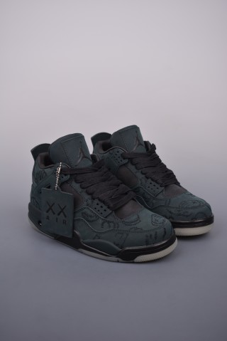 Air Jordan 4 Retro Low view 1