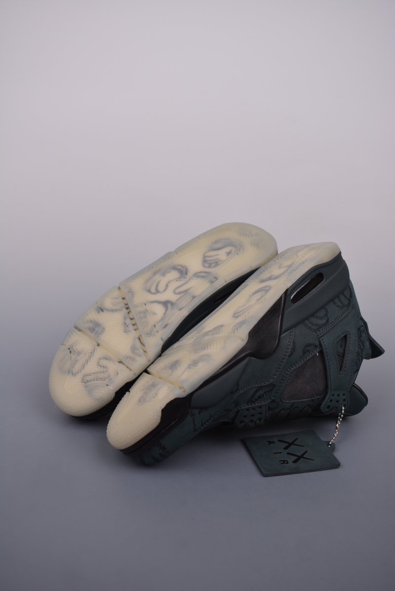 Air Jordan 4 Retro Low view
