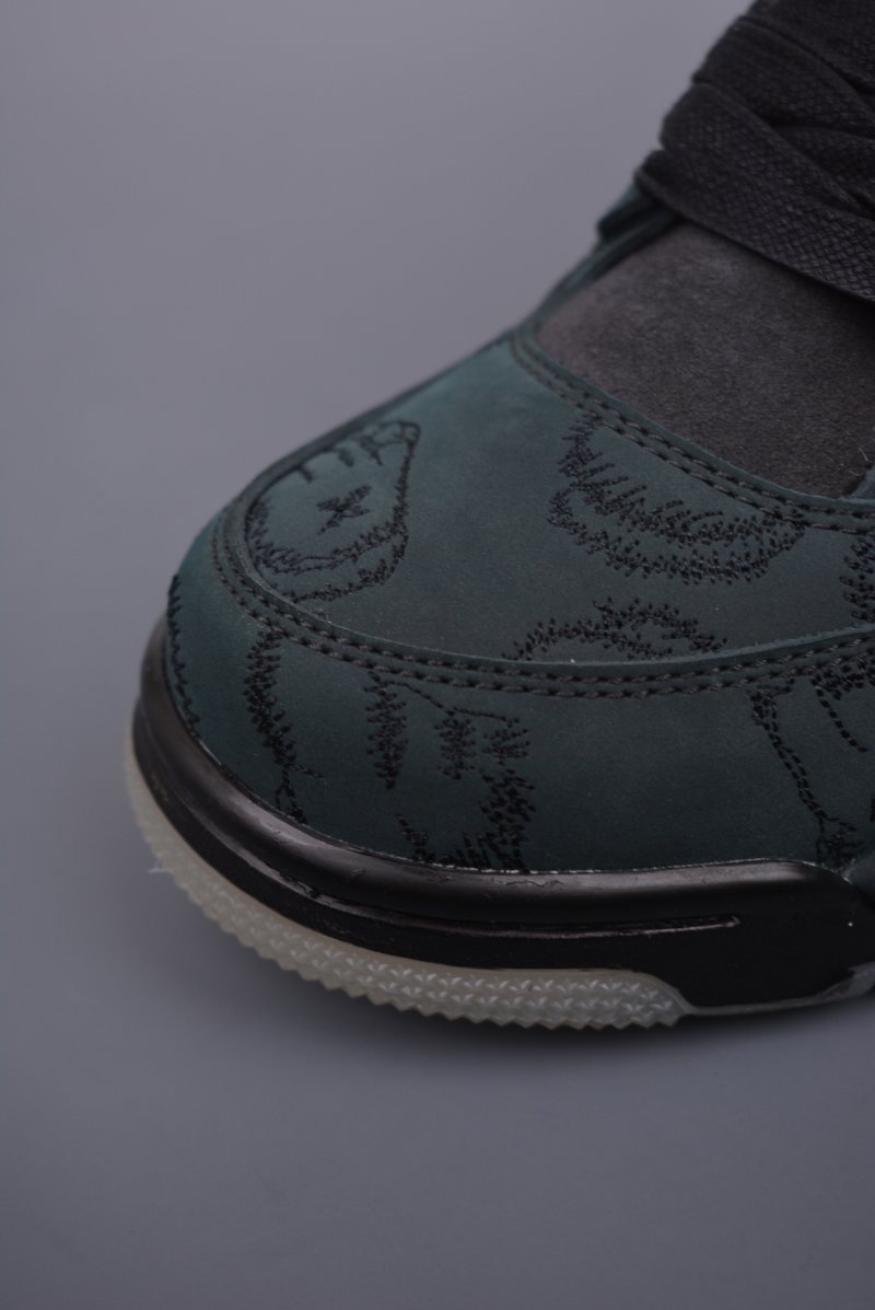 Air Jordan 4 Retro Low view
