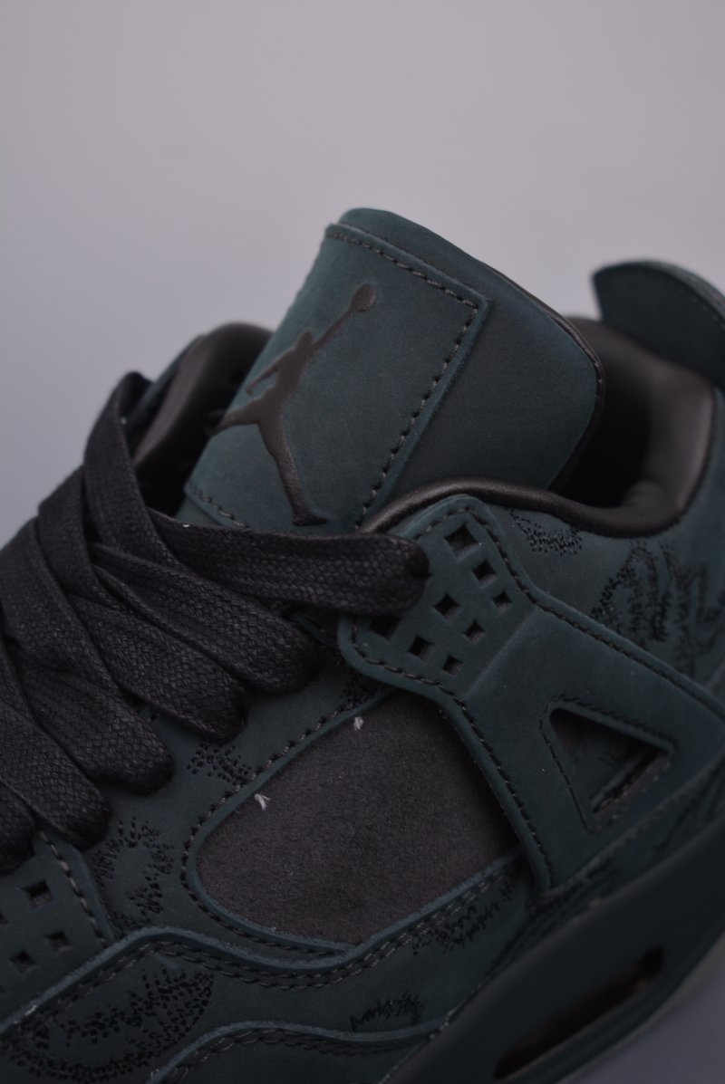 Air Jordan 4 Retro Low view