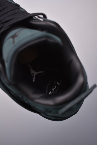 Air Jordan 4 Retro Low view 9