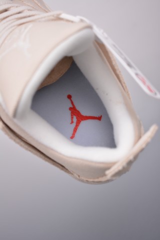 Air Jordan 4 Retro Low view 9