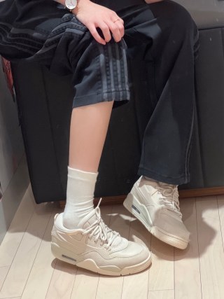 Air Jordan 4 Retro RM view 8