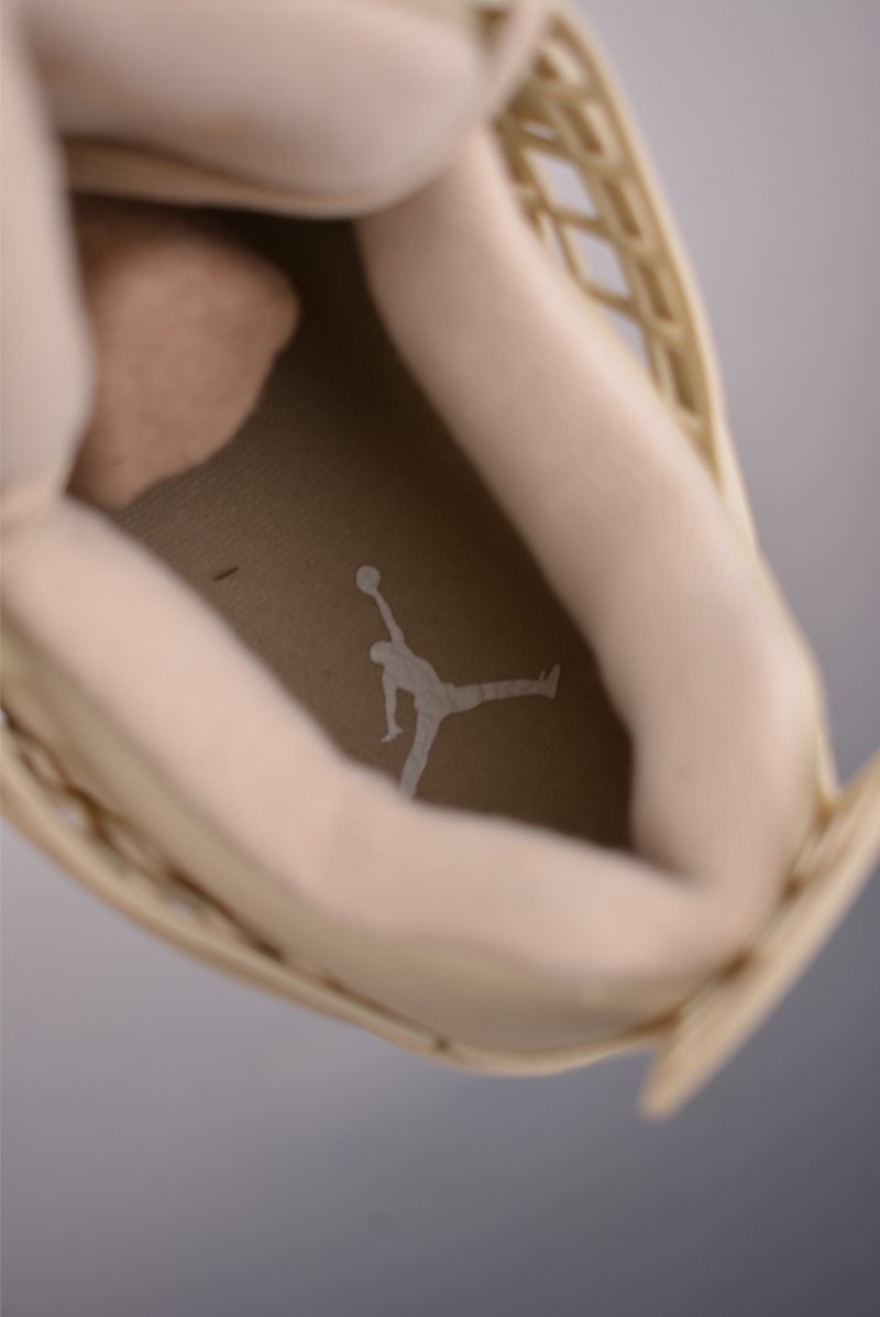 Air Jordan 4 Retro view
