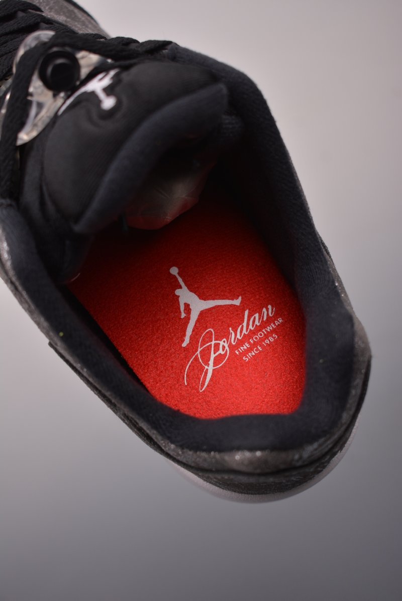 Air Jordan 5 Low 'Grey / Silver' view