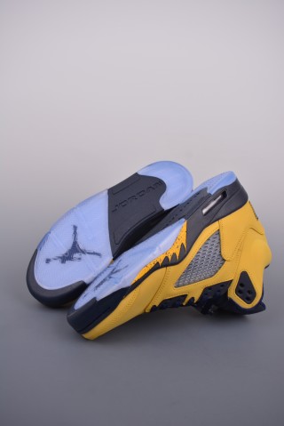 Air Jordan 5 Retro 'Michigan' view 3