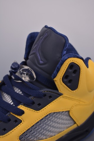 Air Jordan 5 Retro 'Michigan' view 7
