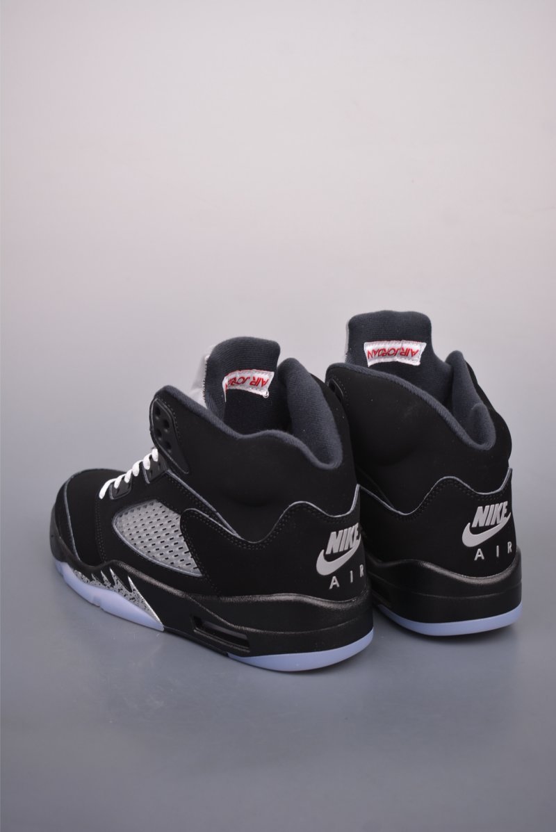Air Jordan 5 Retro 'Black / Silver' view