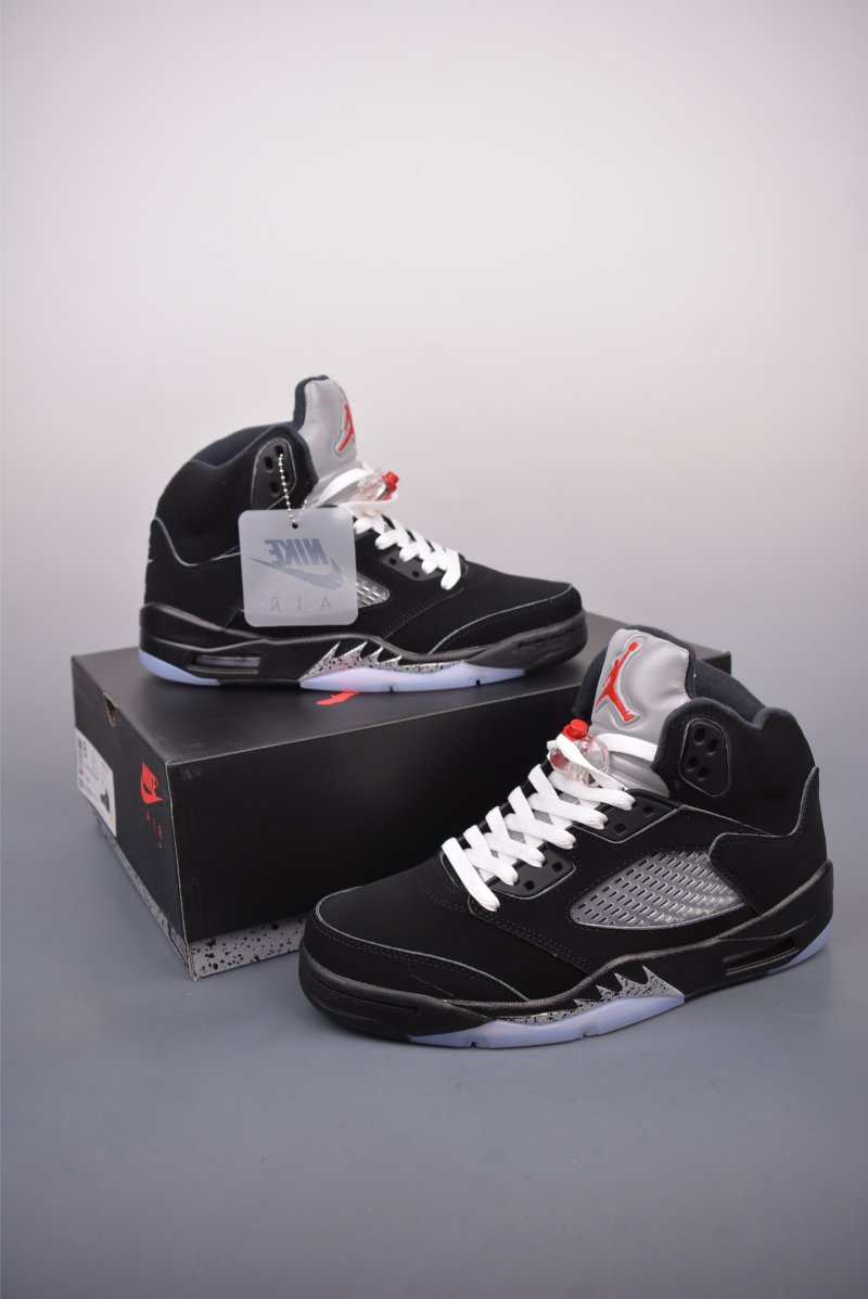 Air Jordan 5 Retro 'Black / Silver' view