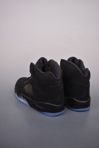 Air Jordan 5 Retro 'Black Cat' view 2