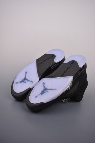 Air Jordan 5 Retro 'Black Cat' view 3