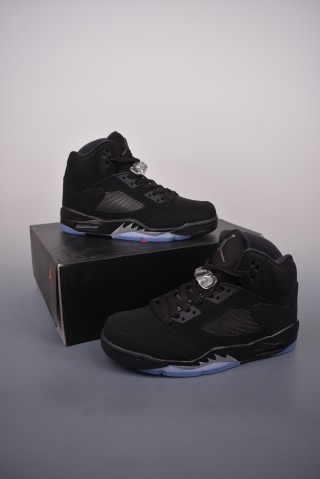 Air Jordan 5 Retro 'Black Cat' view 5