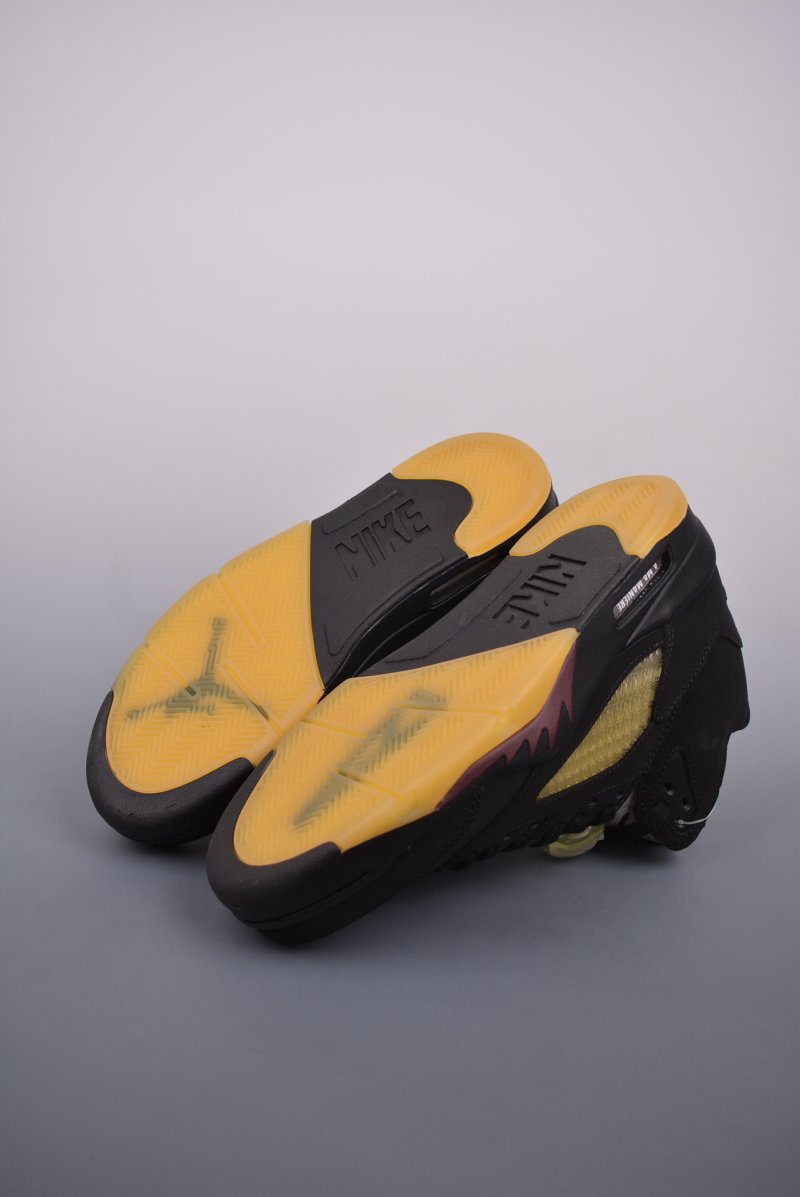 Air Jordan 5 Retro Gore-Tex 'Suede Black' view