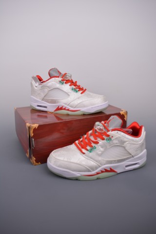 Air Jordan 5 Retro Low view 5