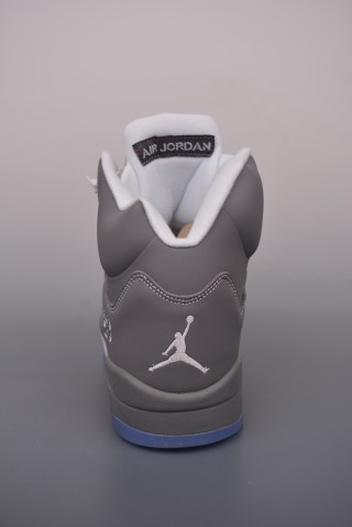 Air Jordan 5 Retro 'Lucky Wolf Grey' view 4