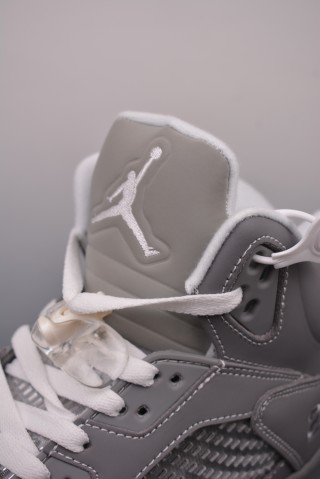 Air Jordan 5 Retro 'Lucky Wolf Grey' view 7